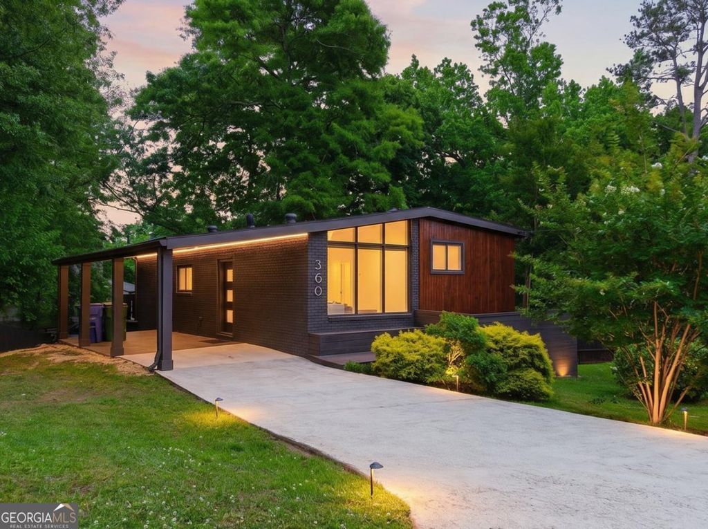 Photo of 500 Rosemont Drive SE, Atlanta, GA 30317 (MLS # 10770692)