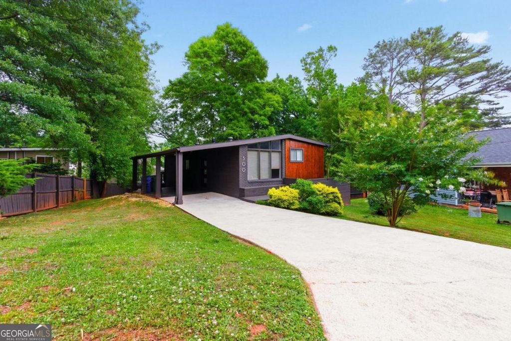 Photo of 500 Rosemont Drive SE, Atlanta, GA 30317 (MLS # 10770692)