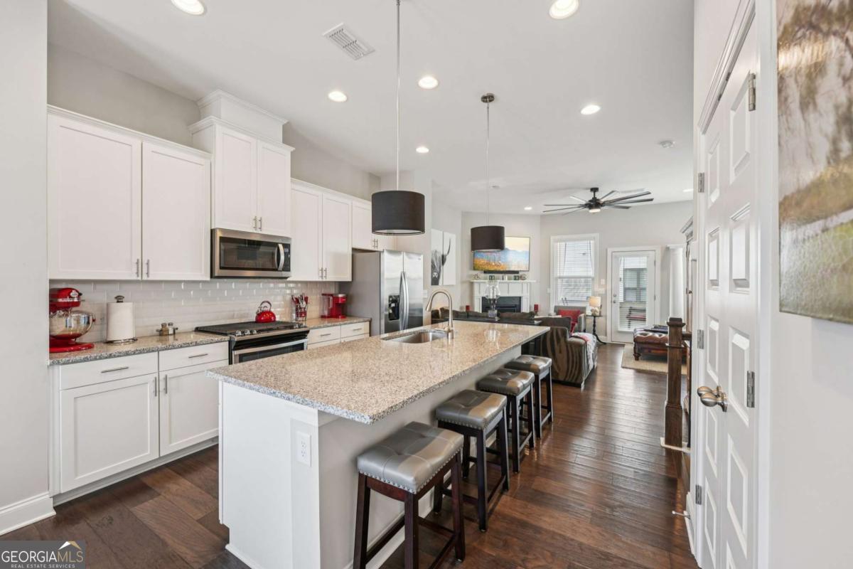 2022 Manchester ST NE