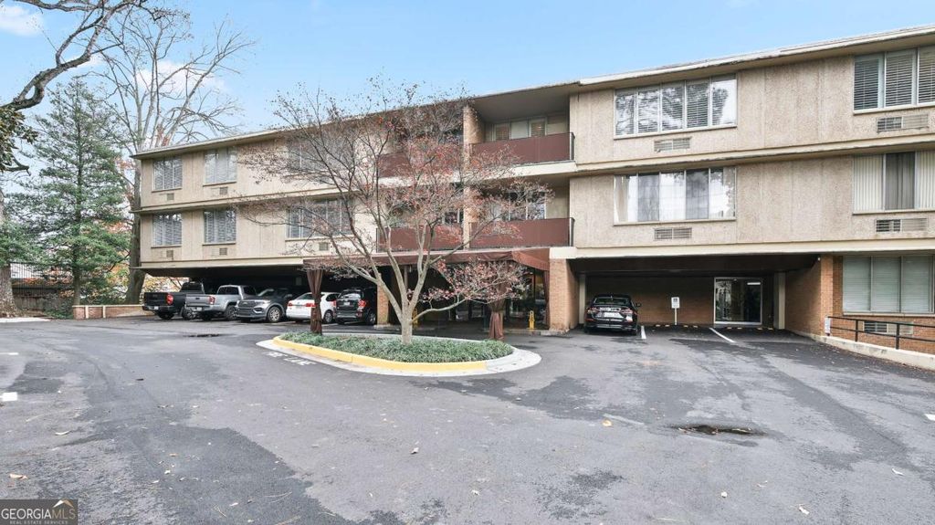 Photo of 2637 Peachtree Road NE #207, Atlanta, GA 30305 (MLS # 10685217)