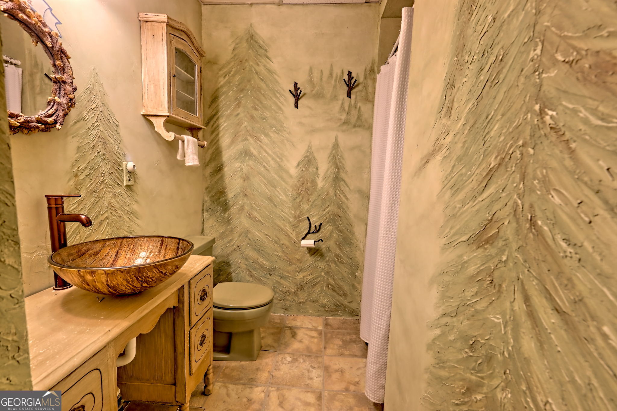 Clarkesville, Georgia 30523, United States, 4 Bedrooms Bedrooms, ,3 BathroomsBathrooms,Residential,Active,199997