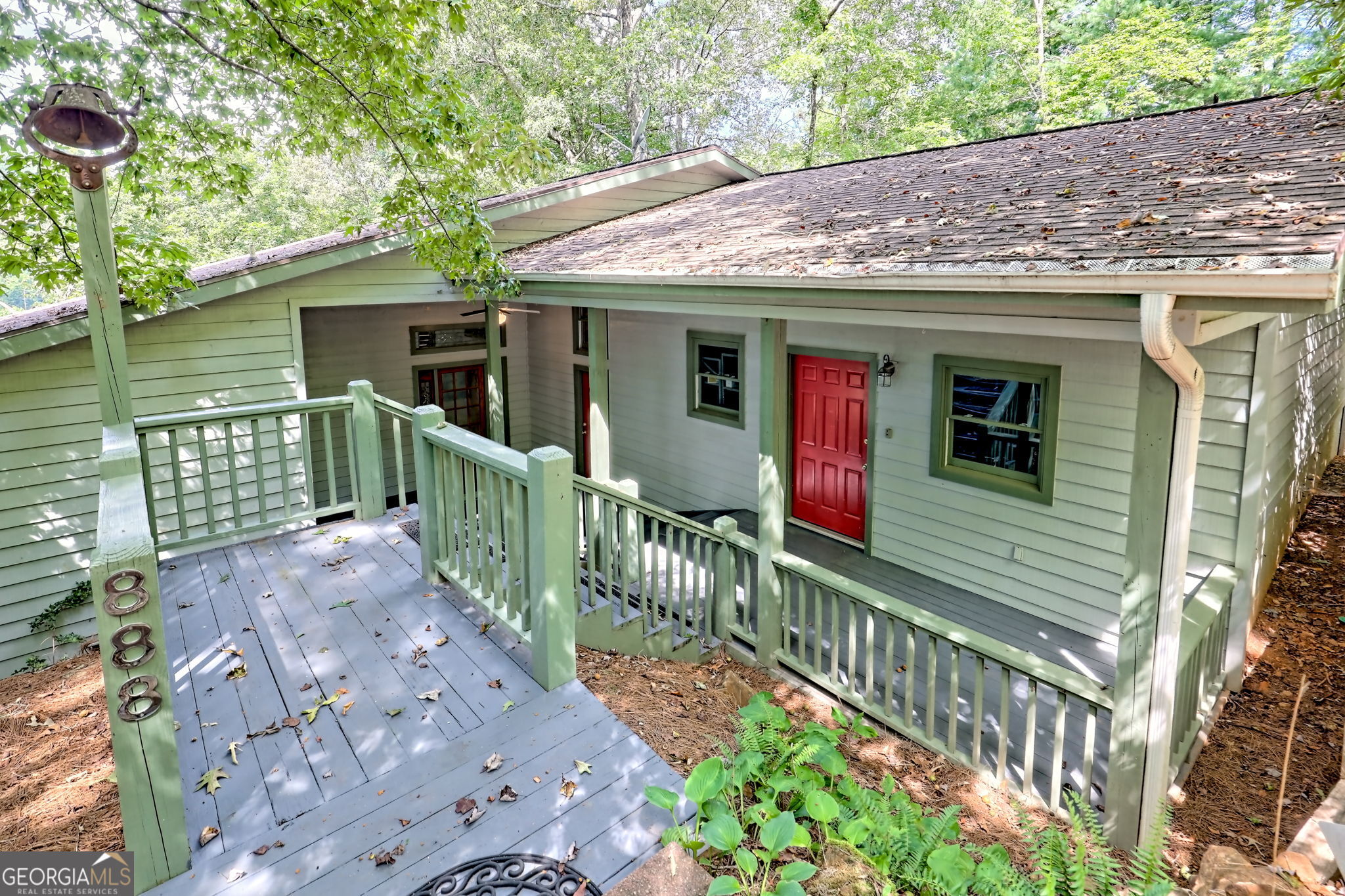 Clarkesville, Georgia 30523, United States, 4 Bedrooms Bedrooms, ,3 BathroomsBathrooms,Residential,Active,199997