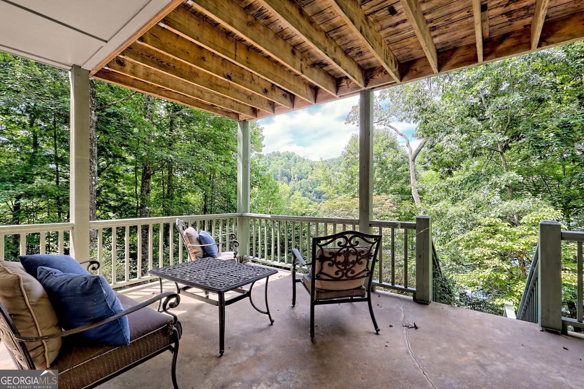 Clarkesville, Georgia 30523, United States, 4 Bedrooms Bedrooms, ,3 BathroomsBathrooms,Residential,Active,199997