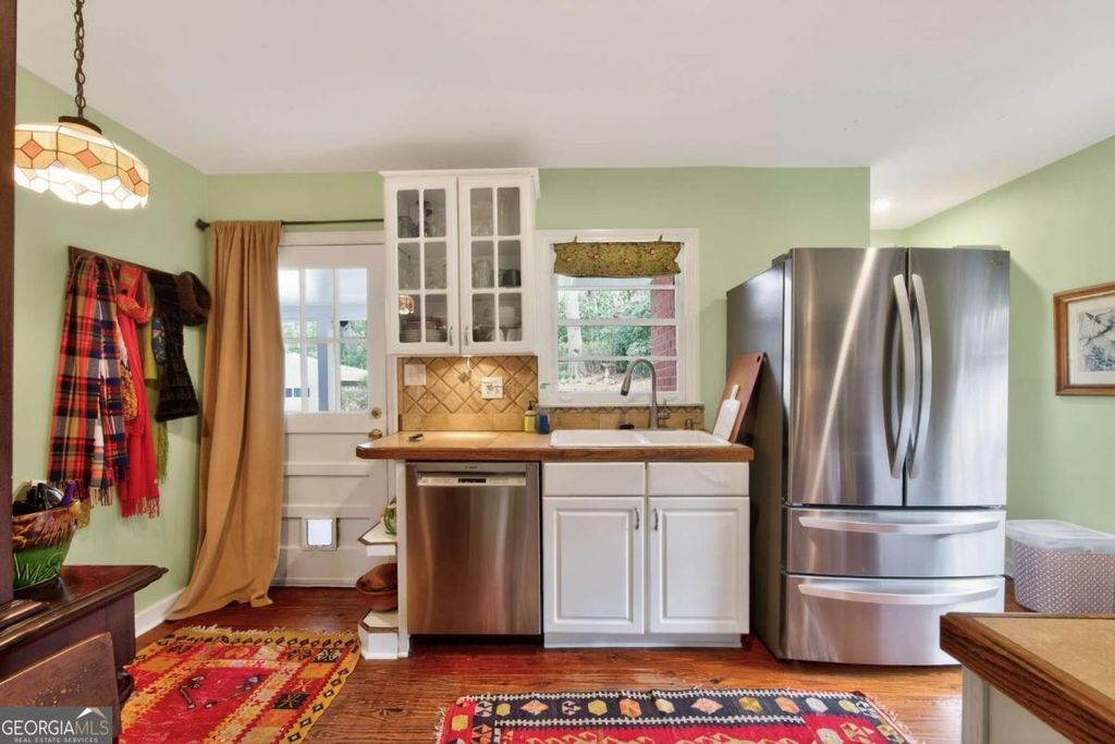 Photo of 827 Pinetree Drive, Decatur, GA 30030 (MLS # 10705988)