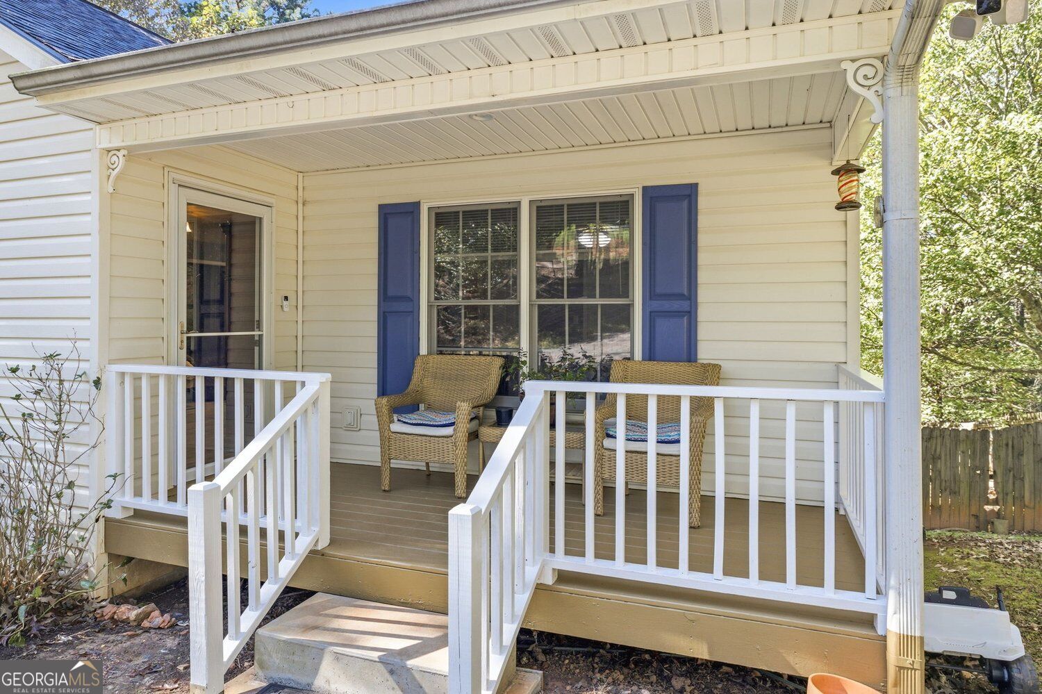 355 Royal Oaks LN
