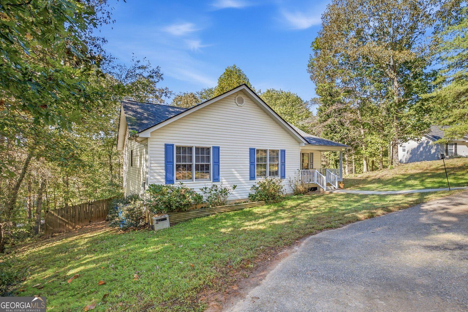 355 Royal Oaks LN