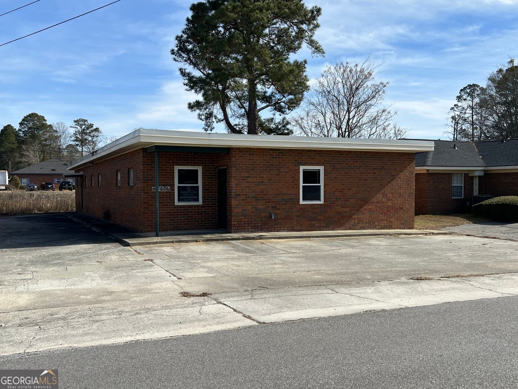 Photo of 320 Hospital Drive, Thomson, GA 30824 (MLS # 10826538)
