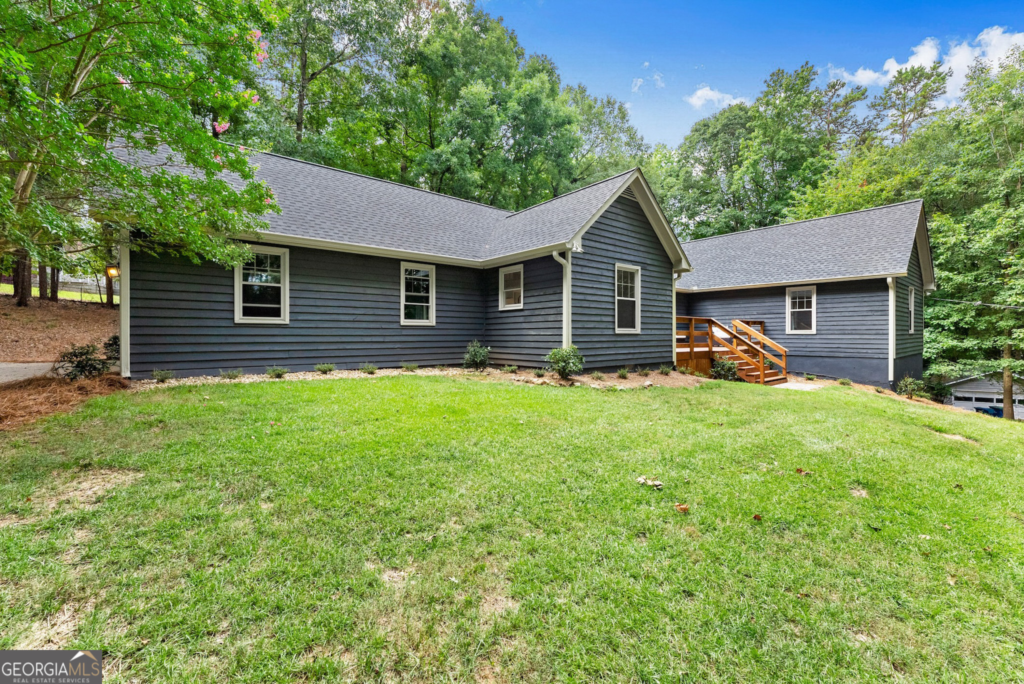 Athens, Georgia 30606, United States, 3 Bedrooms Bedrooms, ,3 BathroomsBathrooms,Residential,Pending,174699