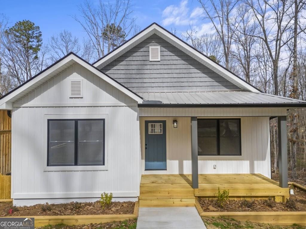 Photo of 234 Lake View Drive, Lavonia, GA 30553 (MLS # 10772500)