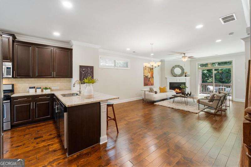 7990 Willoughby CT