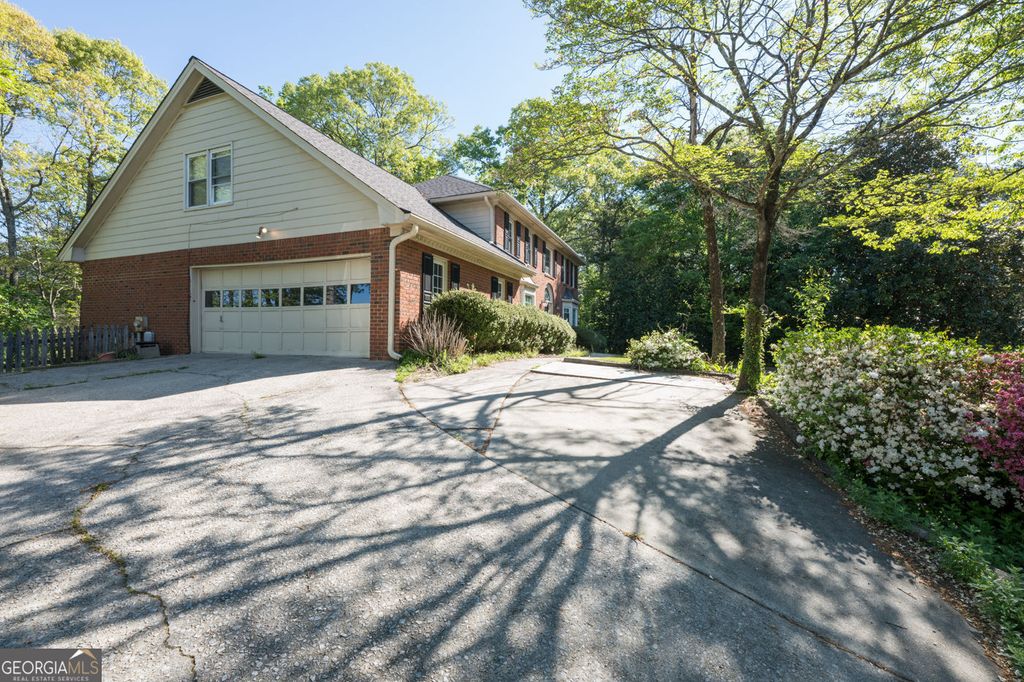 Photo of 3690 Aubusson Trace, Johns Creek, GA 30022 (MLS # 10727158)