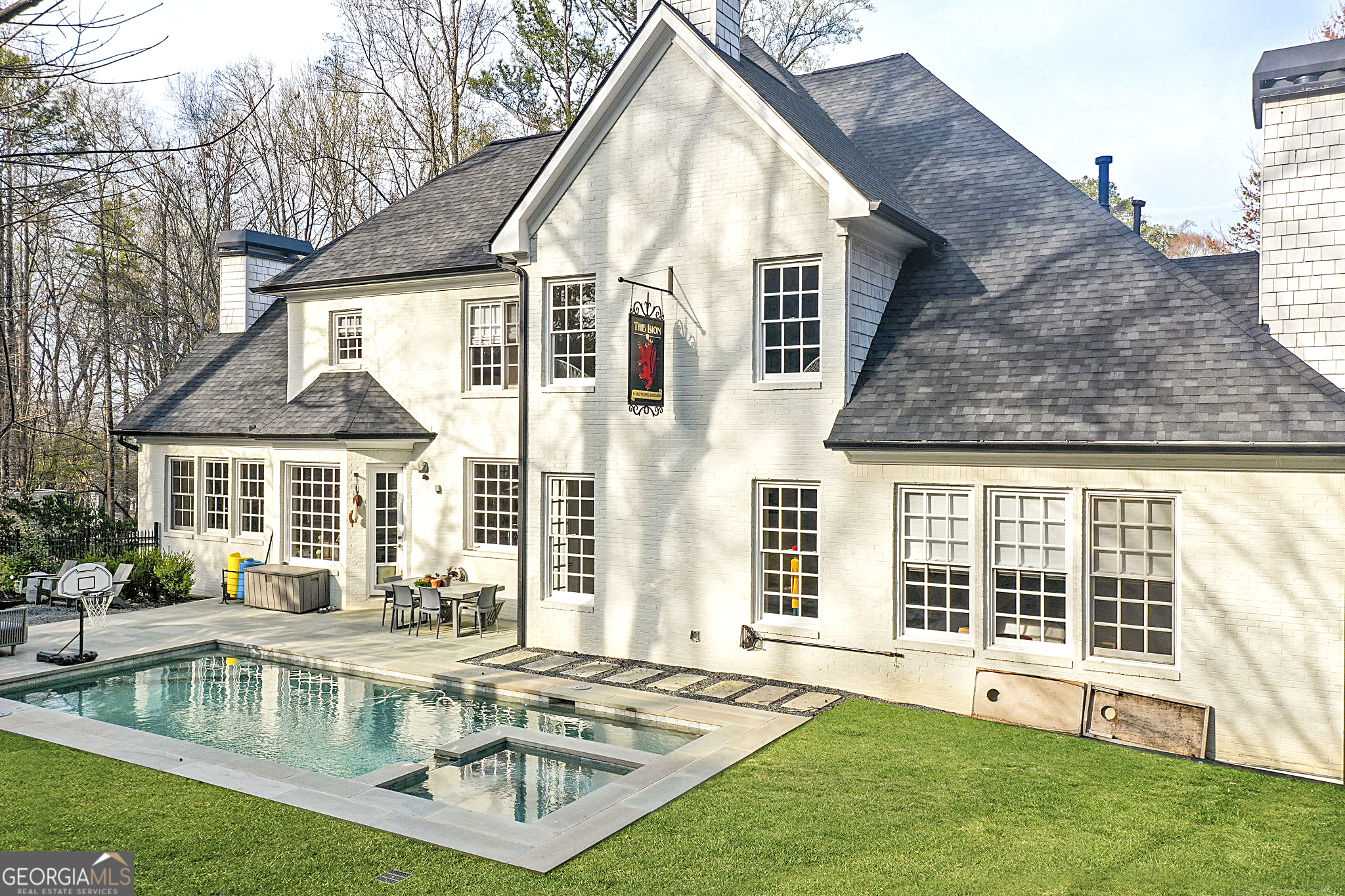 3870 Powers Ferry RD NW