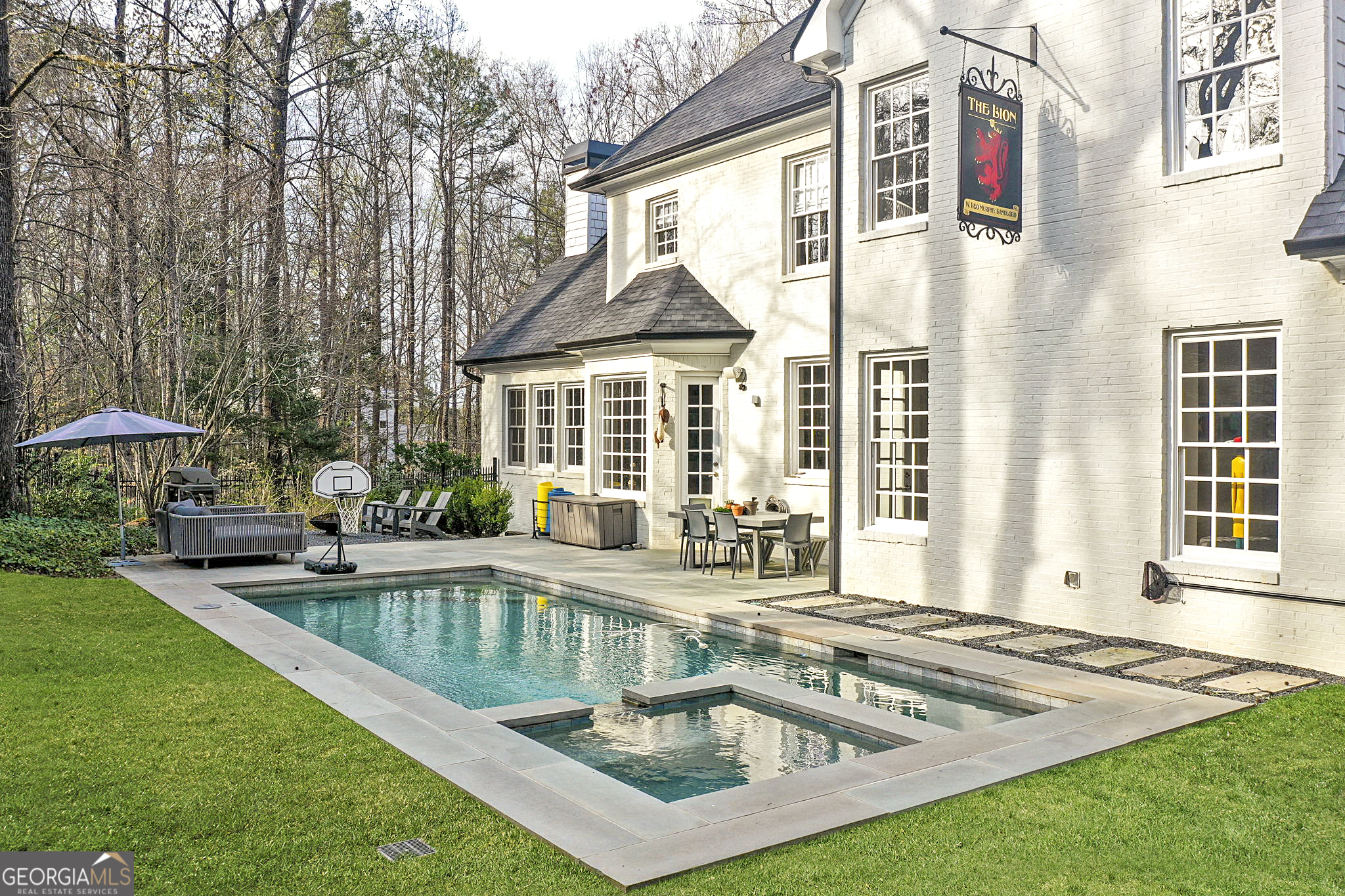 3870 Powers Ferry RD NW