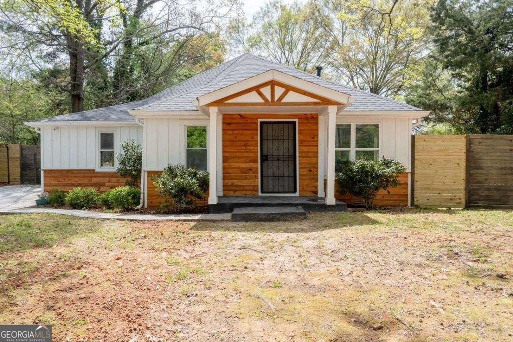 Photo of 2040 Penelope Street NW, Atlanta, GA 30314 (MLS # 10724812)