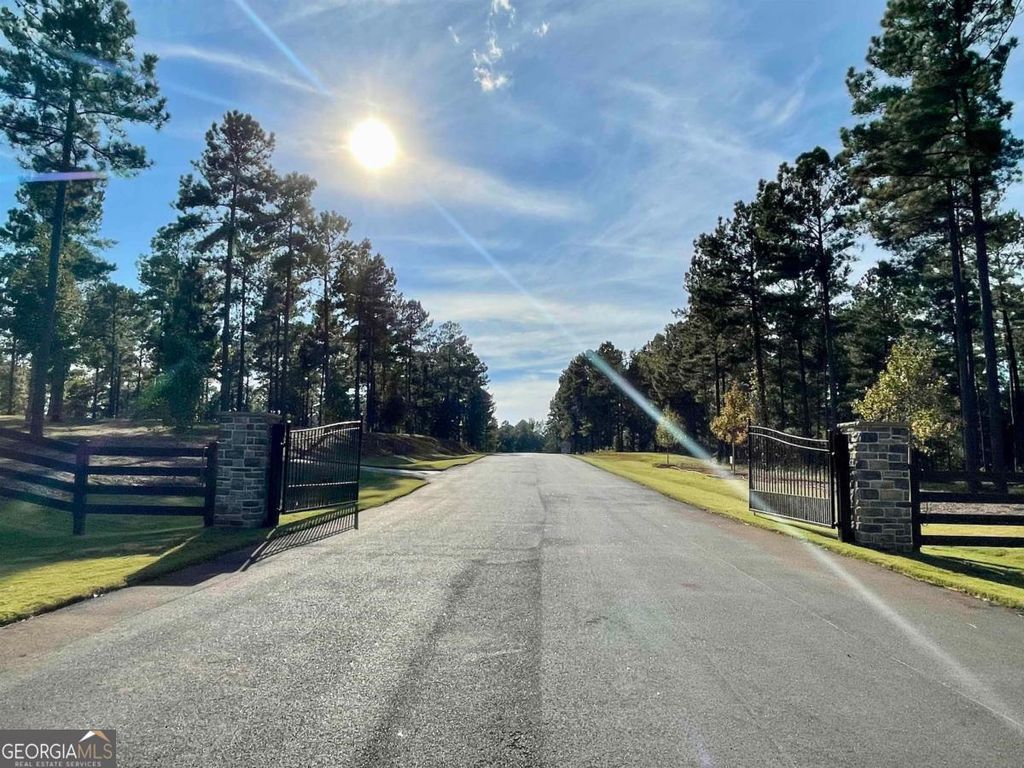 Photo of 139 Overlook Drive, Eatonton, GA 31024 (MLS # 10725395)