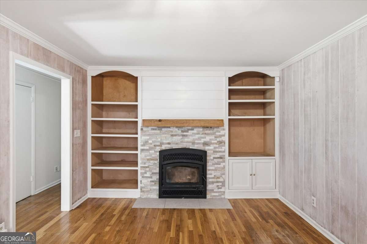112 Cross Gate DR