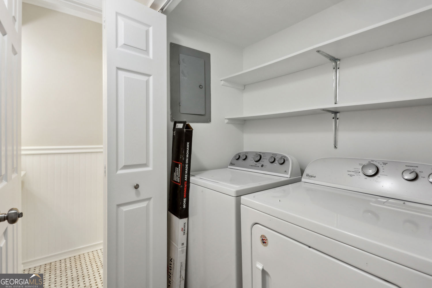 Atlanta, Georgia 30342, United States, 2 Bedrooms Bedrooms, ,2 BathroomsBathrooms,Residential,Pending,122309