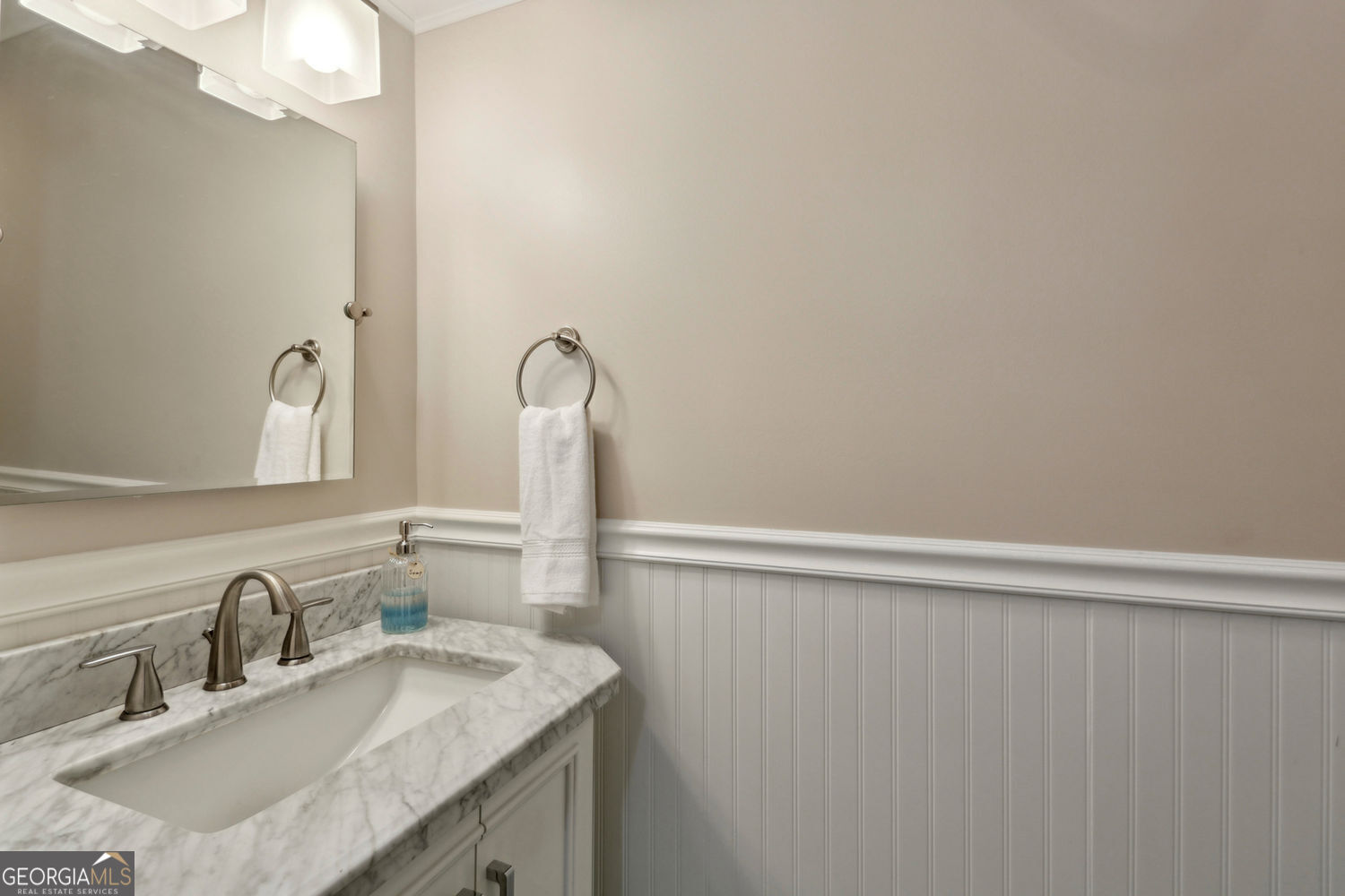 Atlanta, Georgia 30342, United States, 2 Bedrooms Bedrooms, ,2 BathroomsBathrooms,Residential,Pending,122309