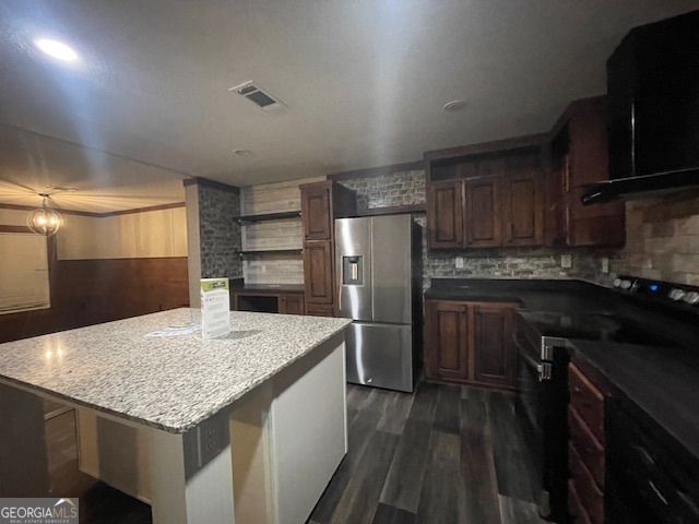 160 W Willow Creek
