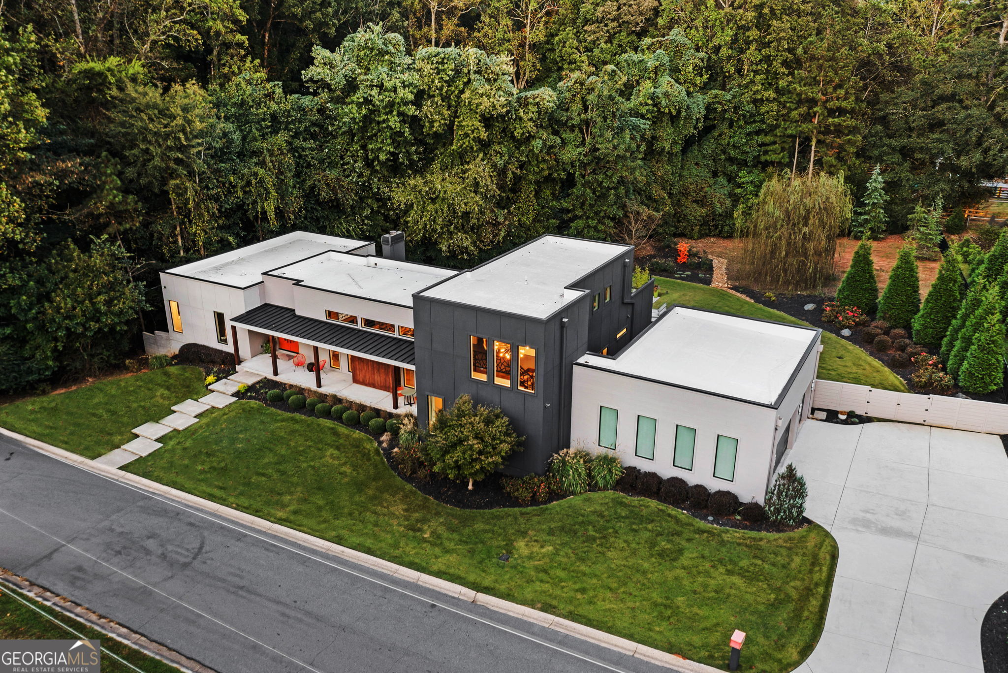 103 Melanie LN