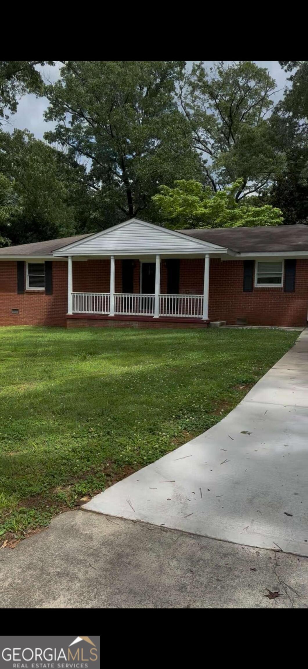Completely Renovated Home in Prime Location Enjoy a beautifully fenced backyard with a spacious deck, perfect for outdoor gatherings and relaxation. Inside, you'll find gleaming hardwood floors, stainless steel appliances, and a Speed Queen washer & dryer in a dedicated laundry room. Located on a quiet street , this home includes a Simplisafe security system for added peace of mind. Zoned for top-rated schools and ideally situated near The Battery and Atlanta, you'll also enjoy easy access to walking and biking trails, as well as dining and entertainment at Smyrna Village Green. This home blends comfort, style, and convenience-all in one! Small pets accepted under 45 lbs.