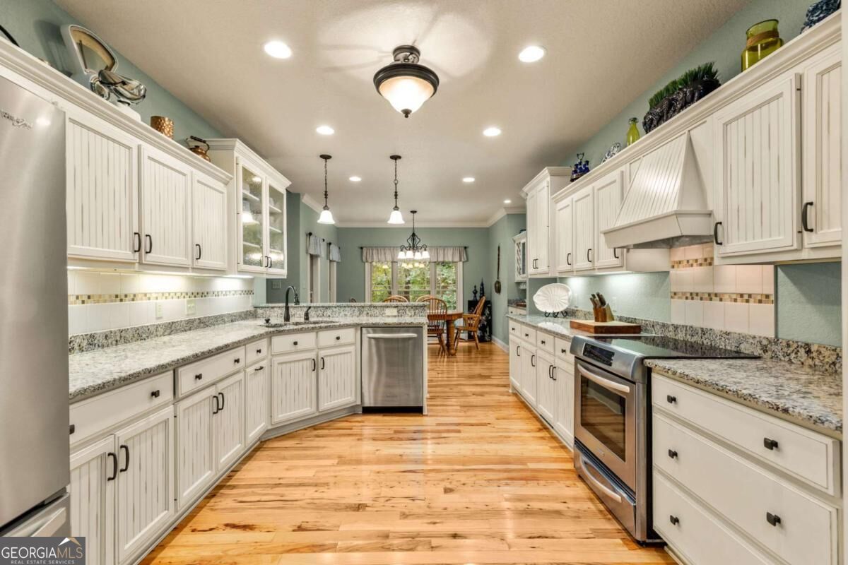 200 Plantation LN