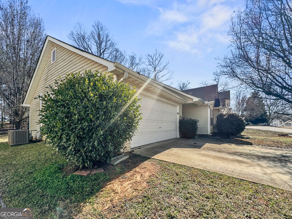 Photo of 615 Fieldcrest Drive, McDonough, GA 30253 (MLS # 10689094)