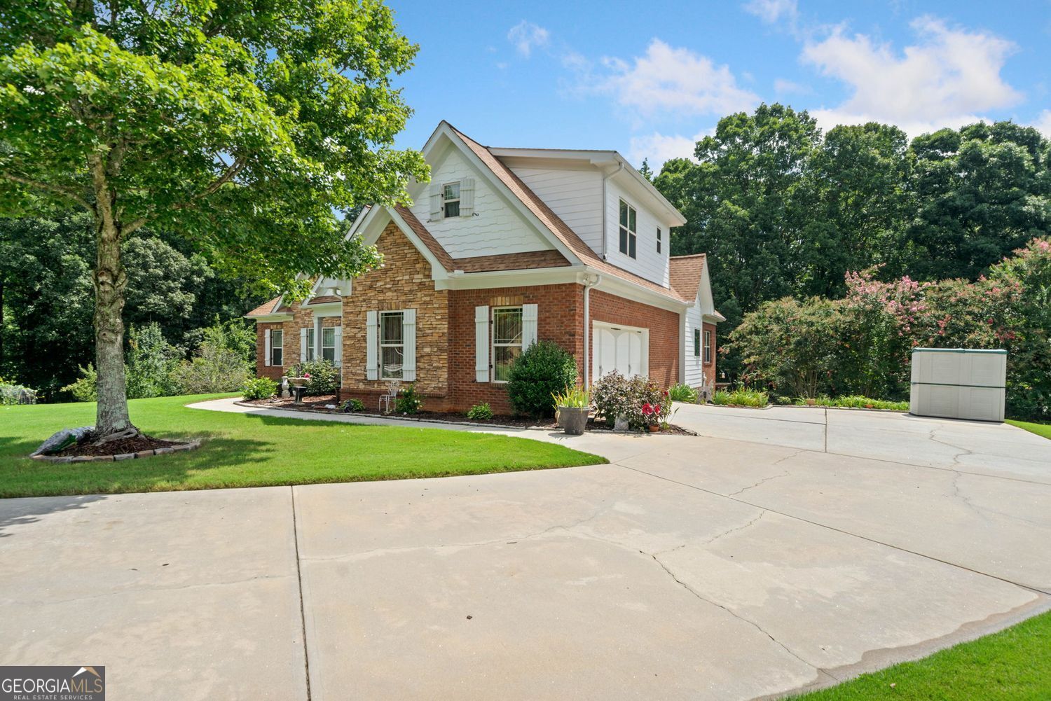 2200 Spruce Lake DR