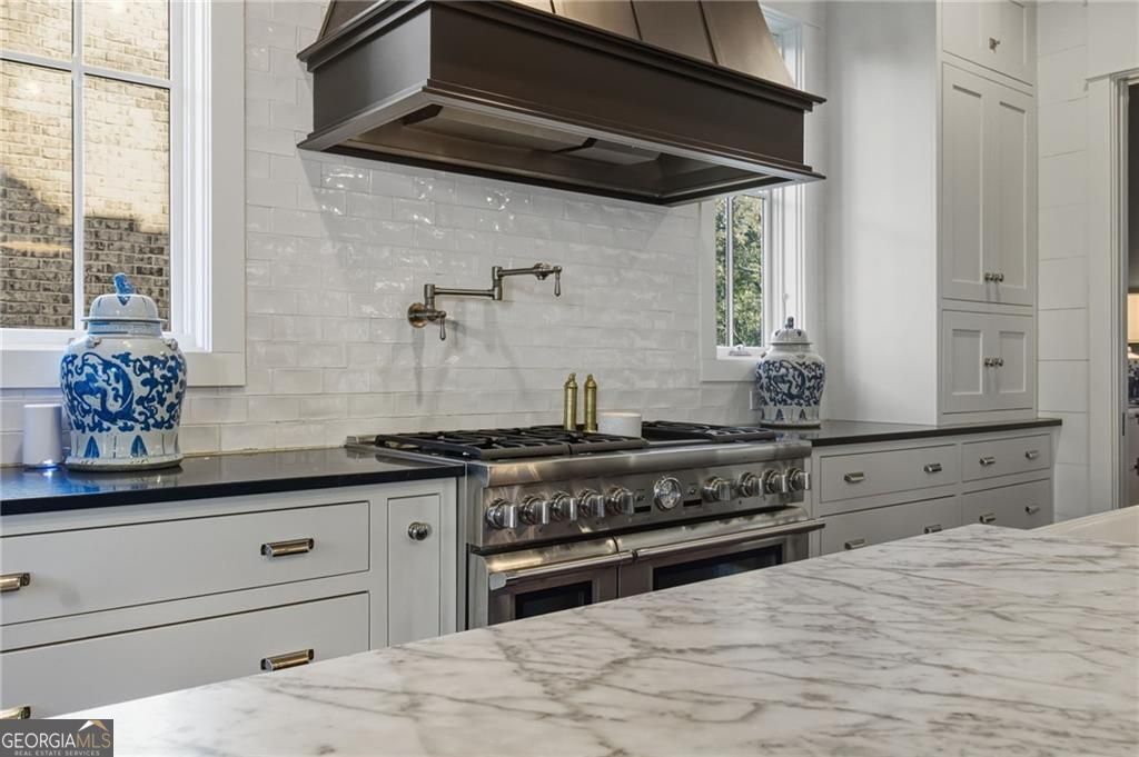 Roswell, Georgia 30075, United States, 5 Bedrooms Bedrooms, ,4 BathroomsBathrooms,Residential,Active,250008