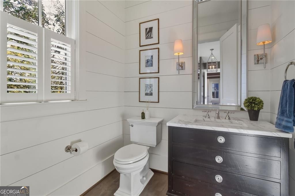 Roswell, Georgia 30075, United States, 5 Bedrooms Bedrooms, ,4 BathroomsBathrooms,Residential,Active,250008