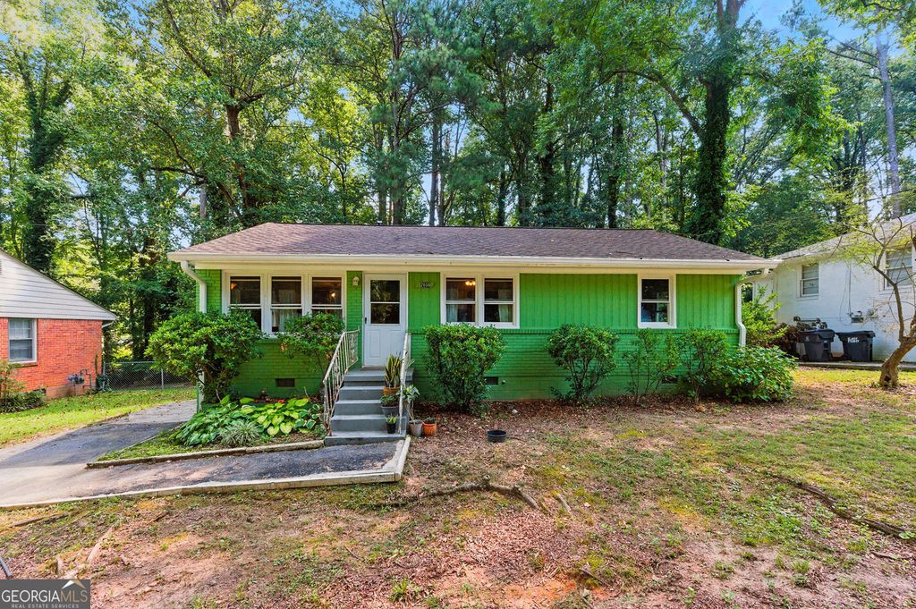 Photo of 2608 Westchester Drive, East Point, GA 30344 (MLS # 10694958)