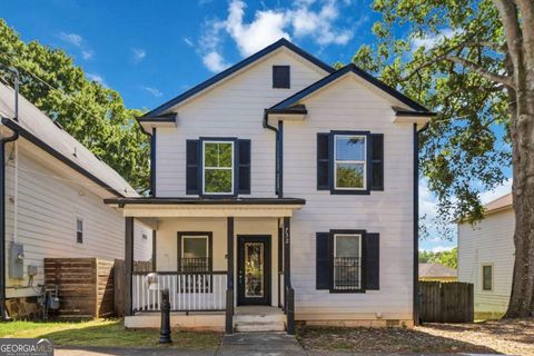 Photo of 732 Garibaldi Street SW, Atlanta, GA 30310 (MLS # 10786442)