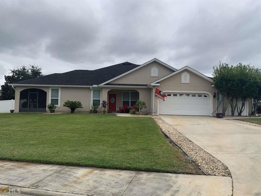 Lovely 3/2 attached home in Laurel Landing. The large corner lot and separate entrance from the adjoining home is what makes this one unique. Open kitchen with breakfast bar, granite countertops, stainless steel appliances, double oven. Family room and dining area has plenty of room for entertaining. Master suite boasts a separate tub and tile shower, double vanities, and walk in closets, split floor plan and walk in closets. Call today to see this home today!