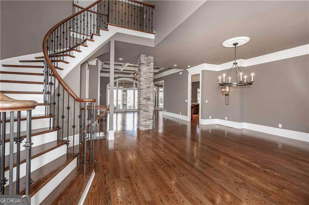 297 Collegiate DR