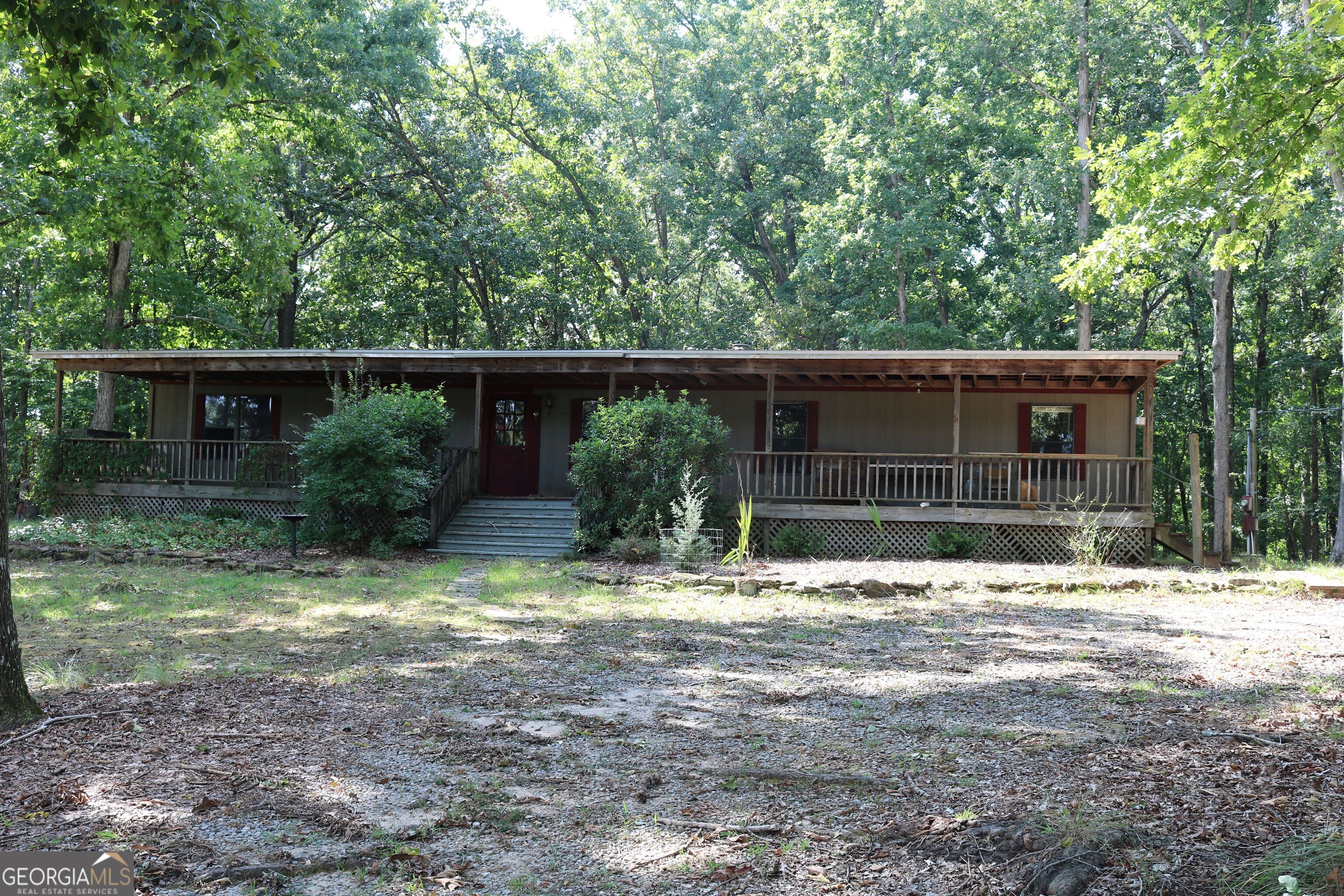 2096 Roy Woods RD
