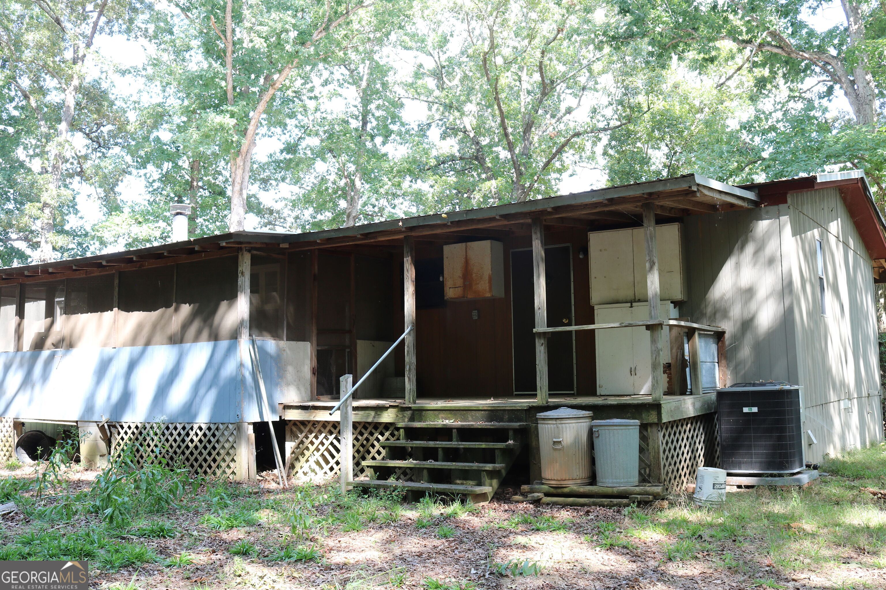 2096 Roy Woods RD