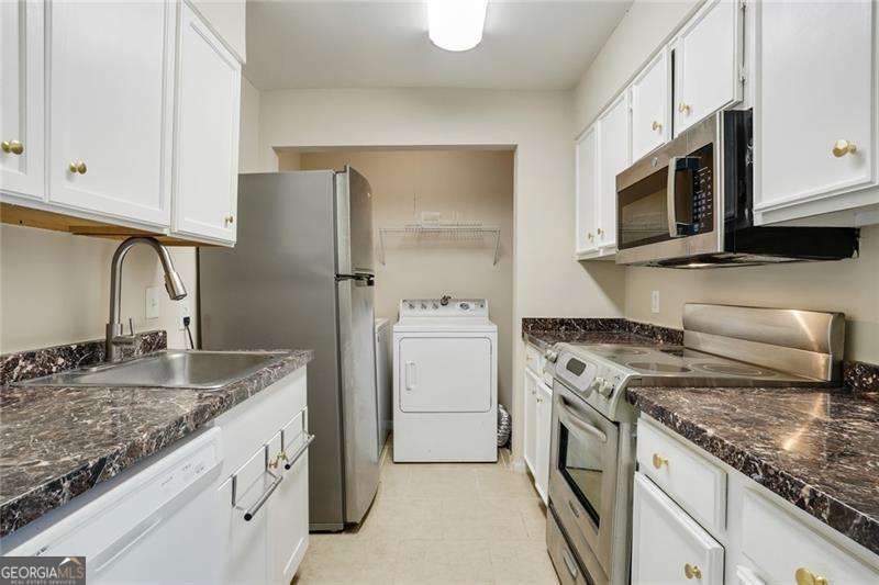 Coral Ridge Commons - Residential Lease