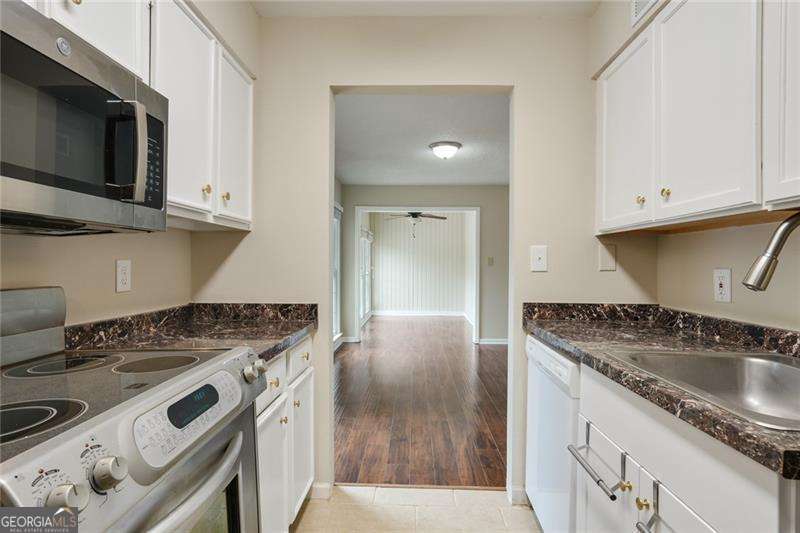 Coral Ridge Commons - Residential Lease