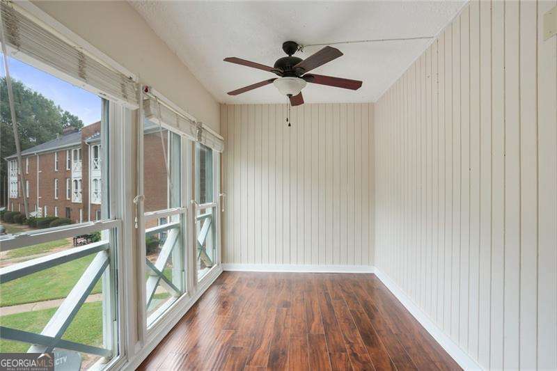 Coral Ridge Commons - Residential Lease
