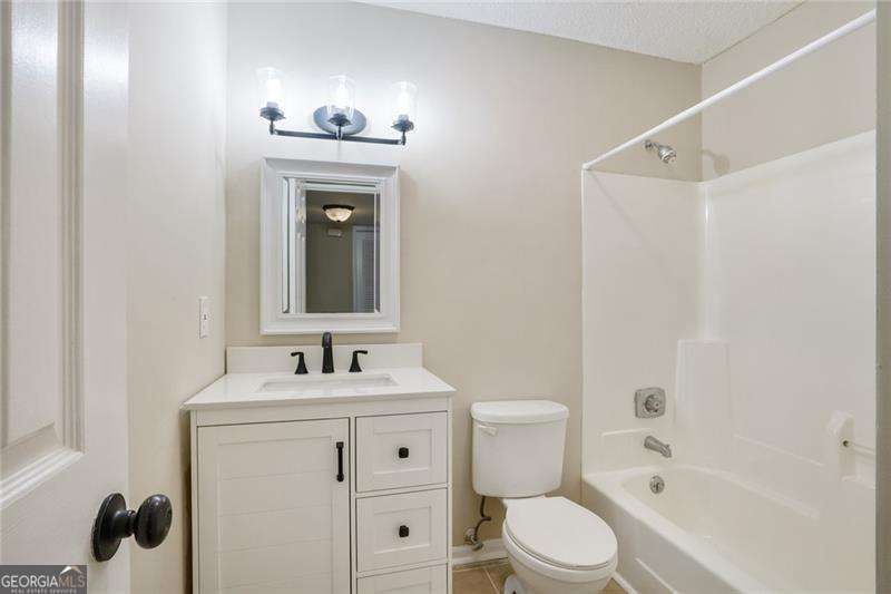 Coral Ridge Commons - Residential Lease