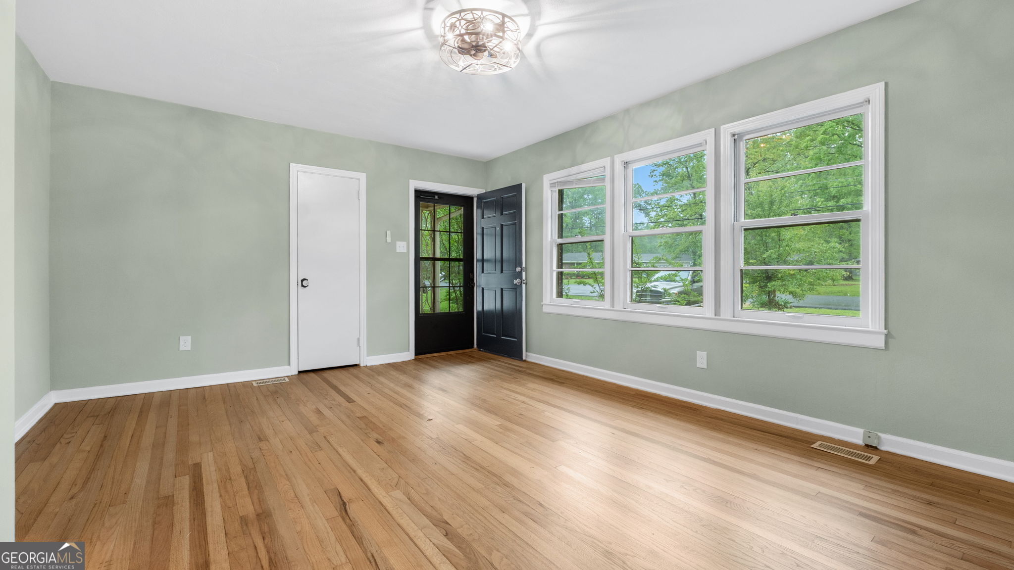 524 Elliott DR NW
