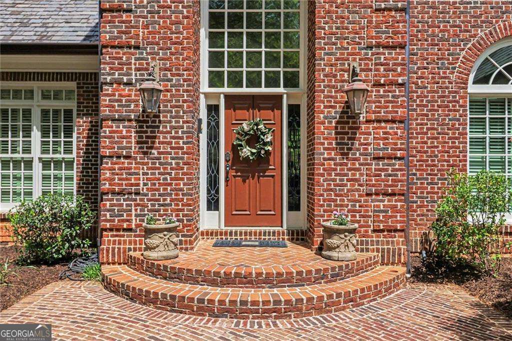 1645 Misty Oaks DR
