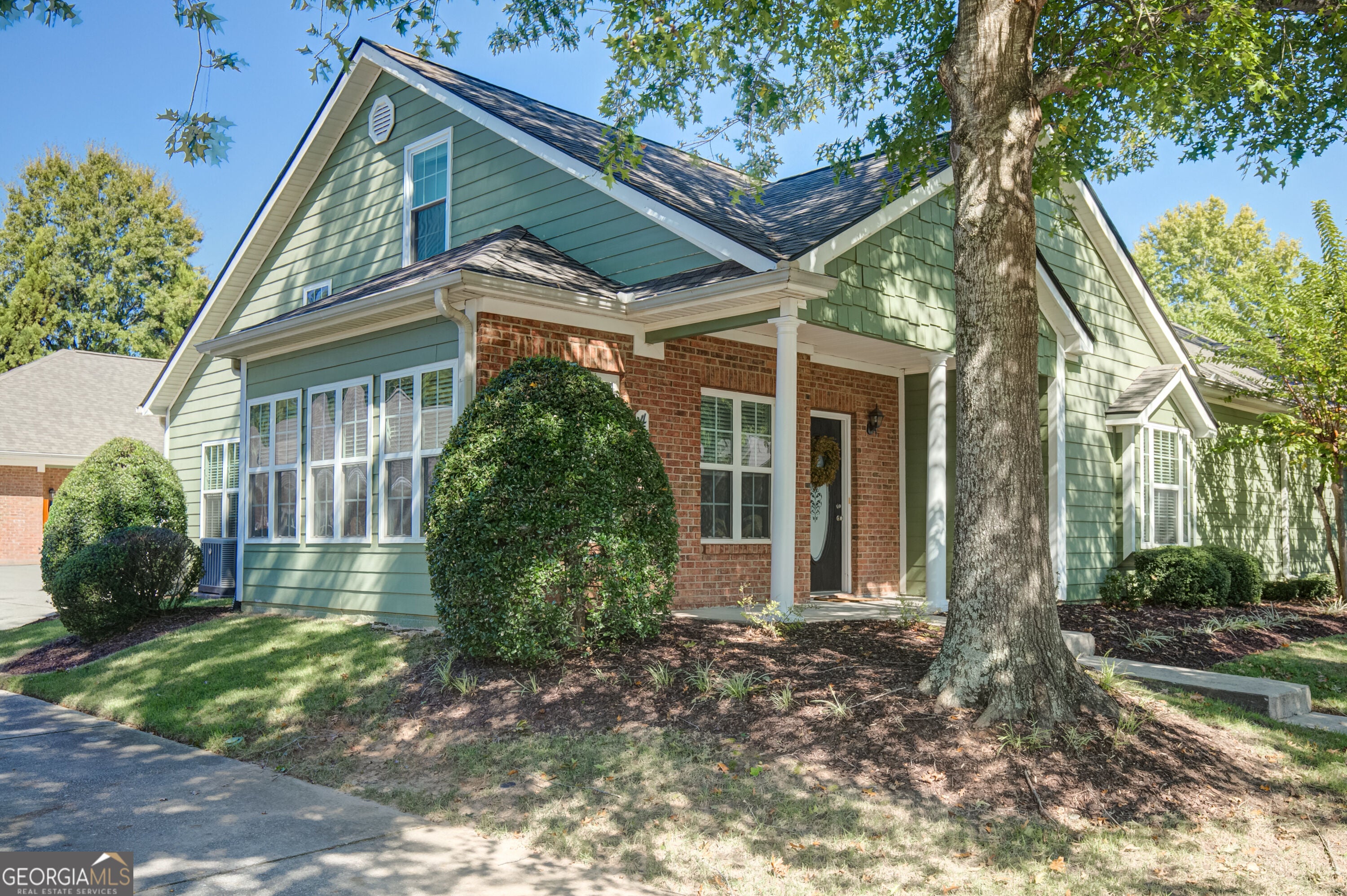 4301 Commonwealth Circle