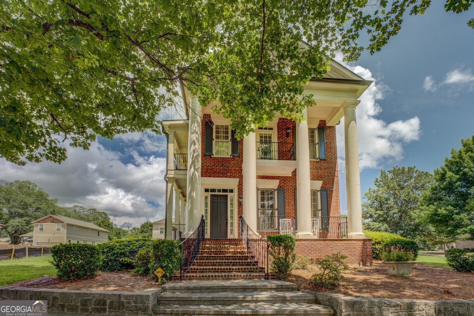 2115 E Haven DR NE