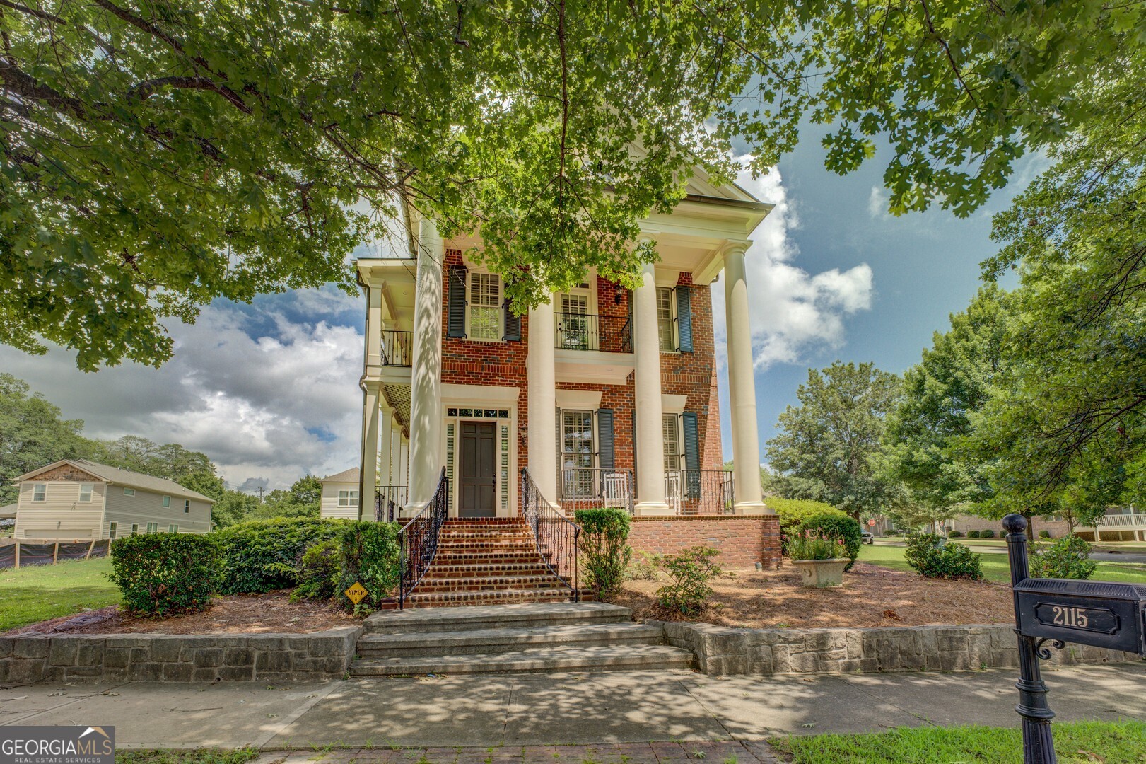 2115 E Haven DR NE