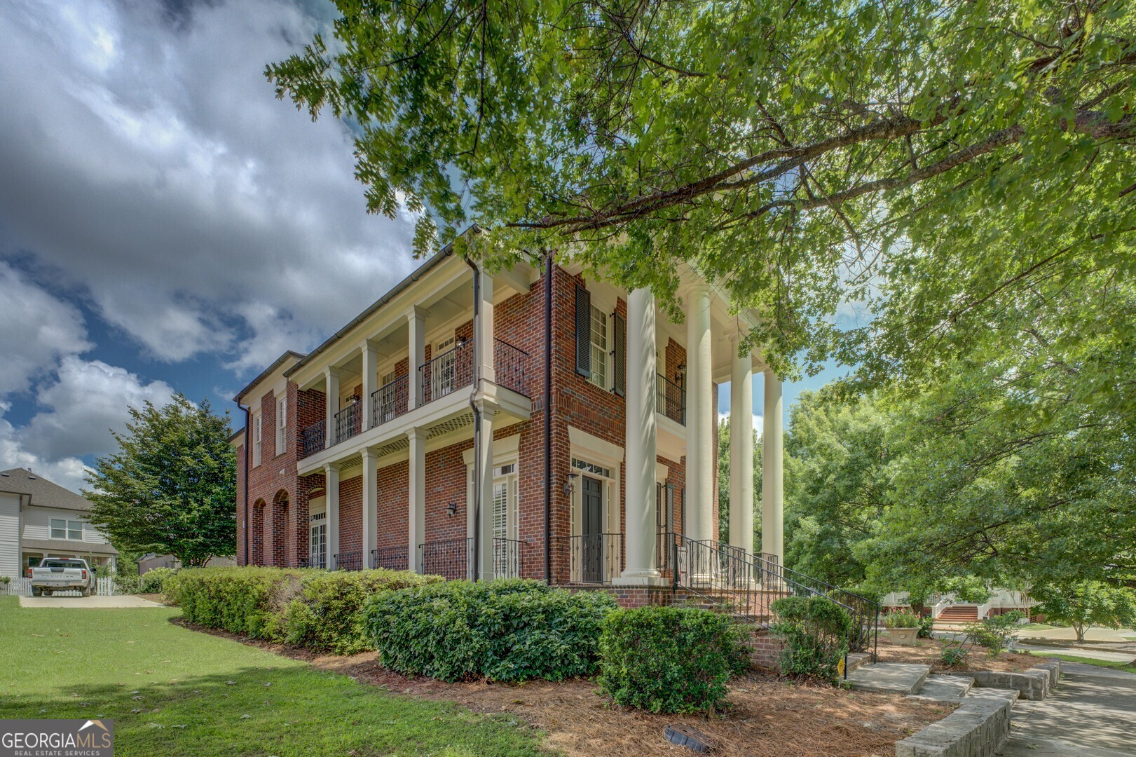 2115 E Haven DR NE