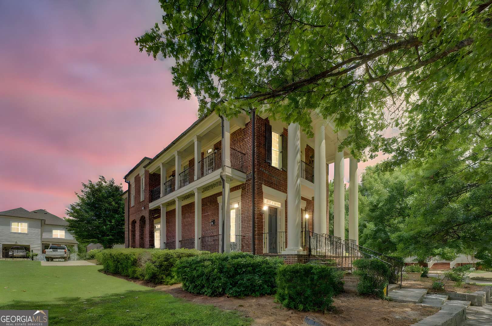2115 E Haven DR NE