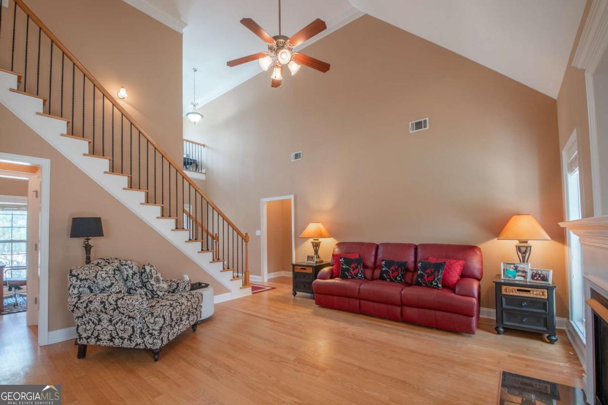 185 Huntington Shoals DR