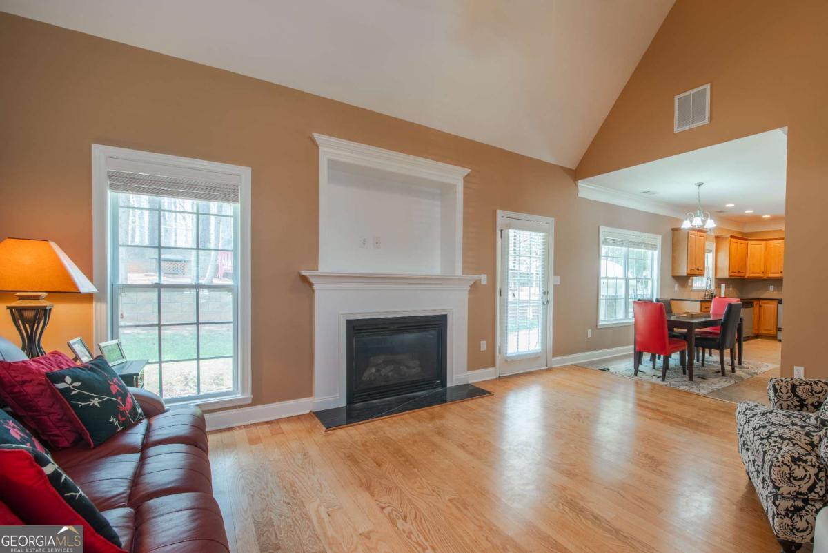 185 Huntington Shoals DR