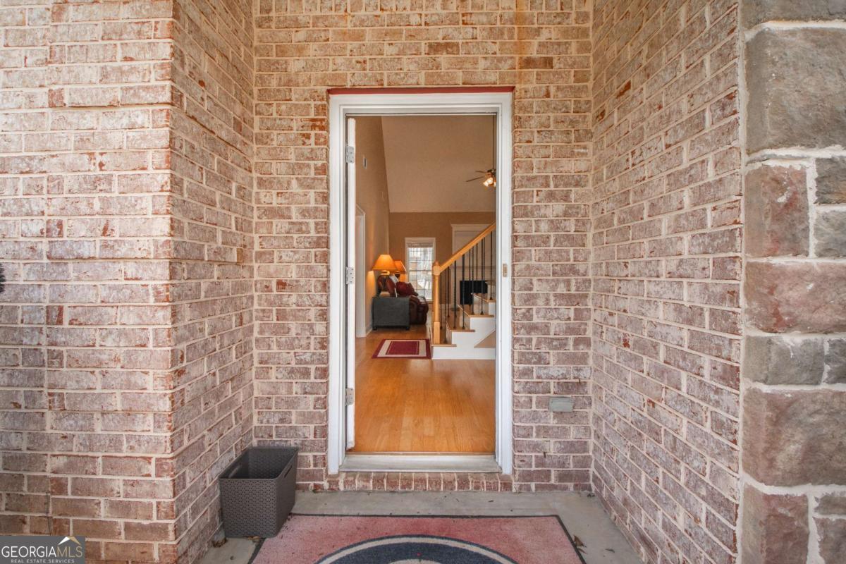 185 Huntington Shoals DR